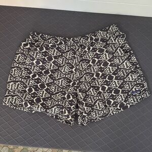 Patagonia Black and White Geometric Women's Athletic Shorts, Women’s L